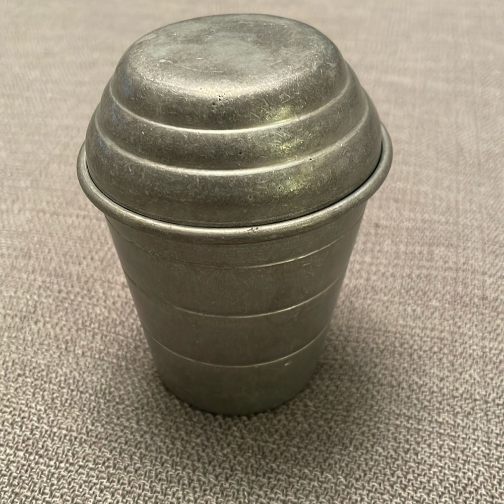Vintage MIRRO The Finest Aluminum Measuring Shaker #2623M Made in USA